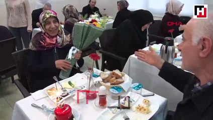 Dede ve ninelerin Sevgililer Günü kutlaması