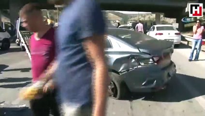 Akaryakıt yola döküldü 17 araç birbirine girdi