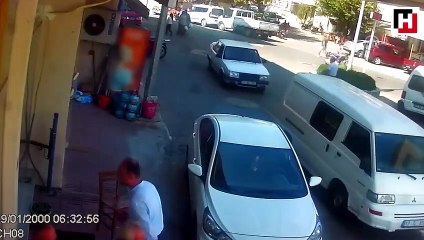 Motosikletle aynı yayaya iki kez çarptı