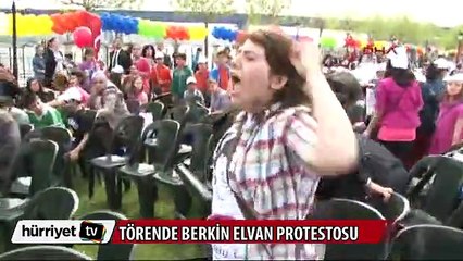 23 Nisan töreninde Berkin Elvan protestosu
