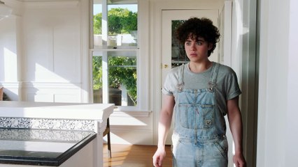 Snatched (Full Short)   Bite Size Halloween • Huluween   Hulu