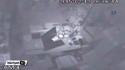 Duvarı delerek mağazaya giren hırsızlar 30 bin liralık gümüş çaldı