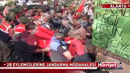 YOLU KAPATAN 2B EYLEMCİLERİNE JANDARMA MÜDAHALE ETTİ