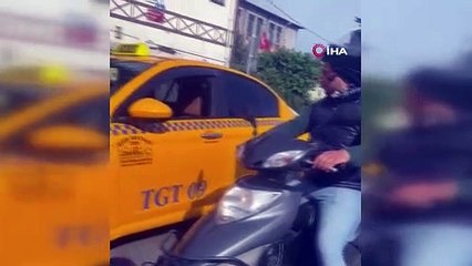 Taksicinin Adeta Terör Estirdiği Anlar Cep Telefonu Kamerasına Yansıdı!