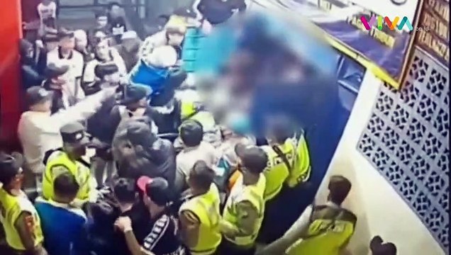 MENCEKAM! Rekaman CCTV Pintu Maut Kanjuruhan