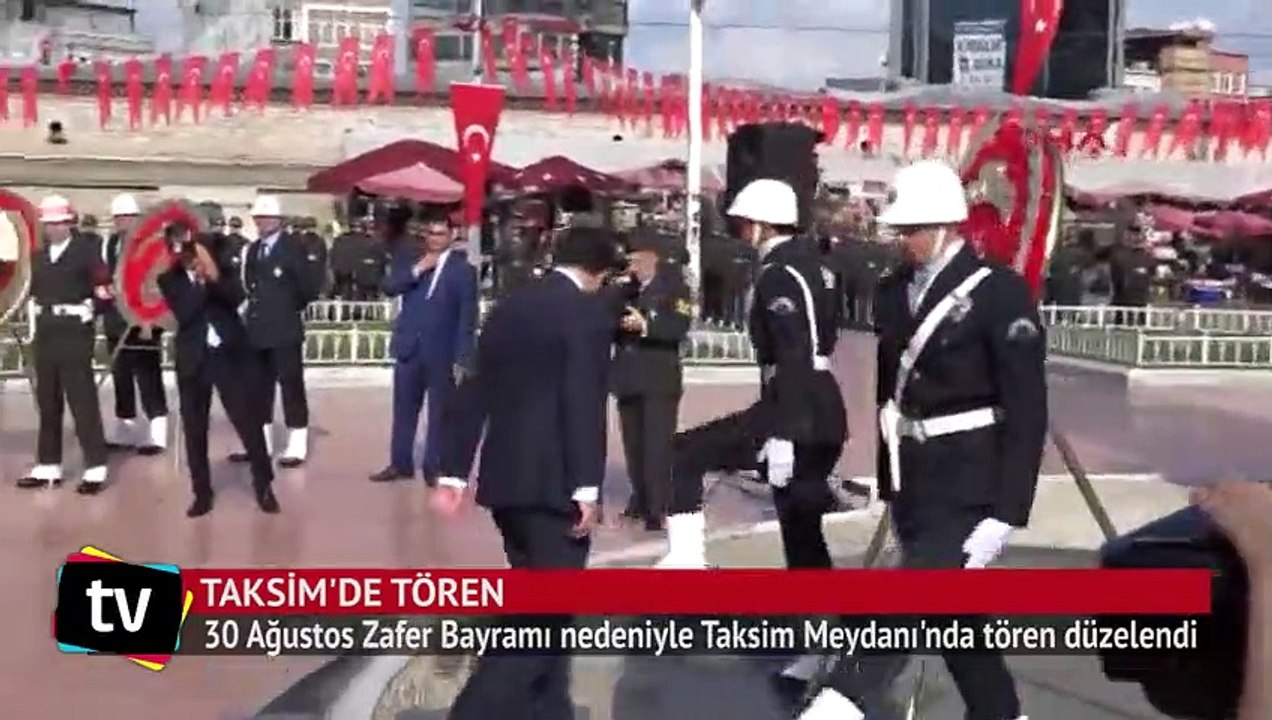İstanbul Taksim Meydanı'nda 30 Ağustos kutlamaları