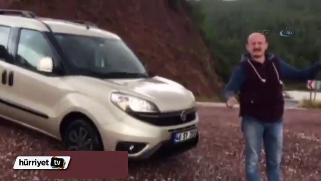 Dolandırıcılara öfkelendi, otomobilini uçuruma yuvarladı