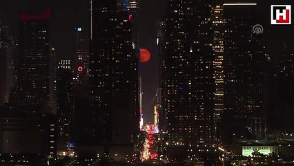 New York'ta büyüleyici dolunay görüntüsü