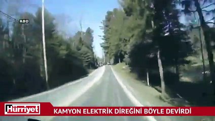 Kamyon elektrik direğini devirdi