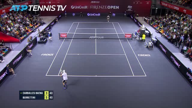 Florence - Carballes Baena fait chuter Berrettini devant son public