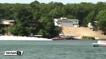 Sürat teknesi havada taklalar attı