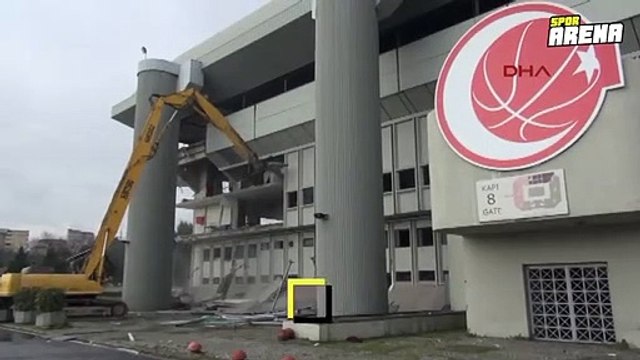 Abdi İpekçi Spor Salonu’nun yıkımına başlandı