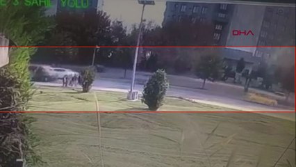 Bakırköy'de köpeklerden kaçarken otomobil çarpan 10 yaşındaki Zana öldü