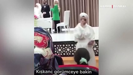 'Kıskanç görümceye bakın' notuyla paylaştığı anlar şaşırttı