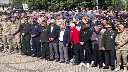 Vanlı şehit gözyaşları arasında son yolculuğuna uğurlandı