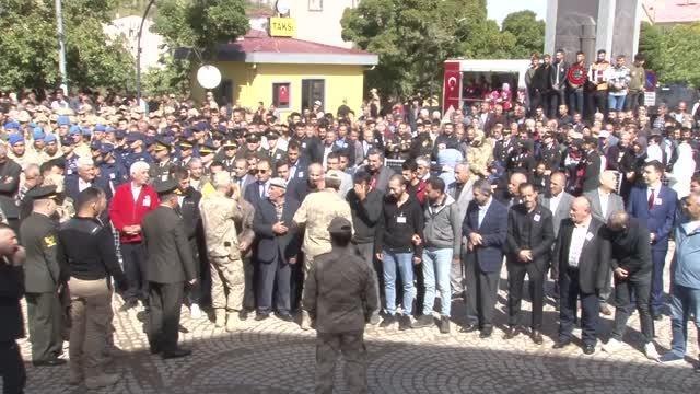 Son dakika haber... Vanlı şehit gözyaşları arasında son yolculuğuna uğurlandı