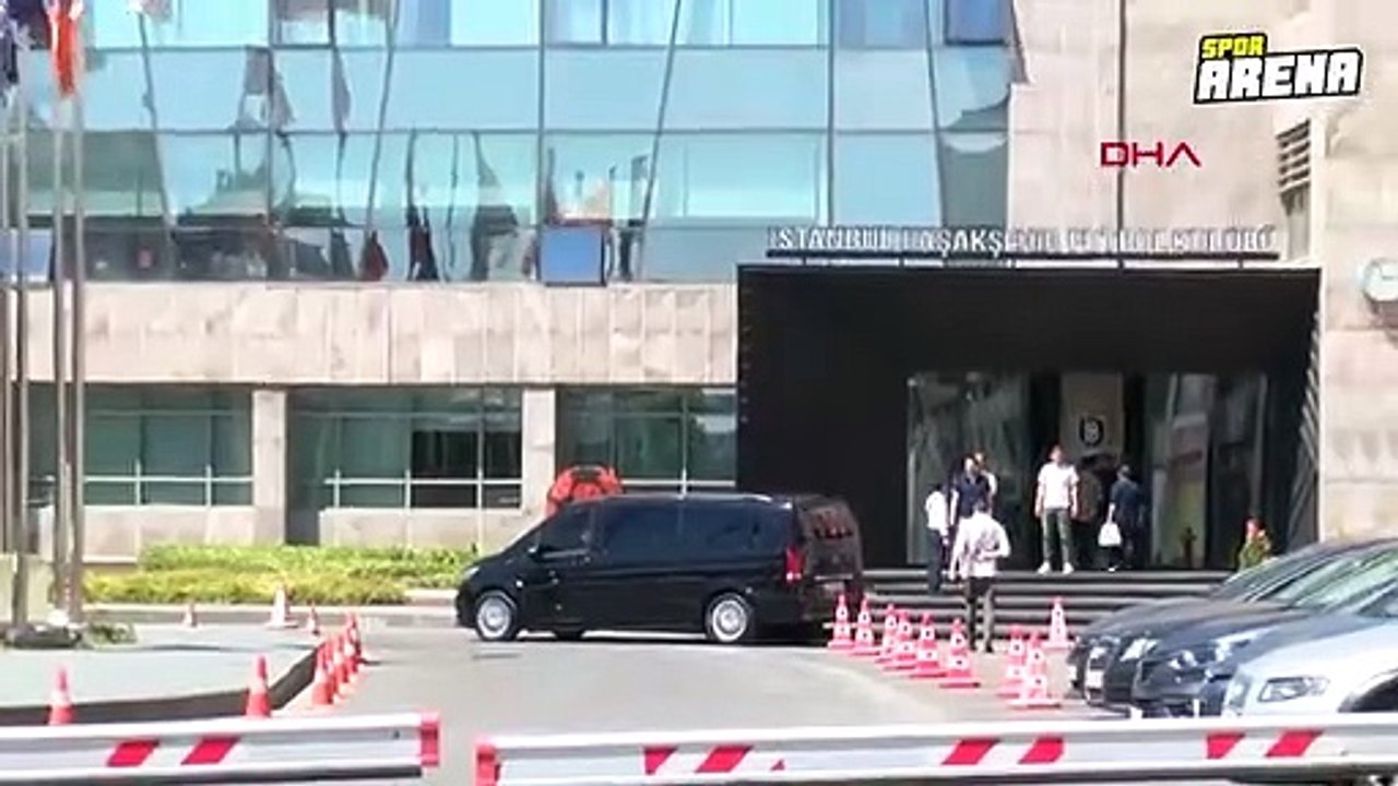 Abdullah Avcı vedalaşarak tesislerden ayrıldı