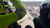 Una coppia di carabinieri è rimasta intrappolata in un fiume di fango a Salina Grande