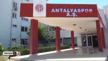 Antalyaspor Başkanı Gencer Eto'o imzayı attıktan sonra gitti
