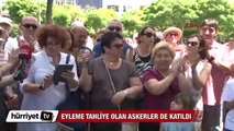 Ezan okunurken açıklamaya ara verdiler