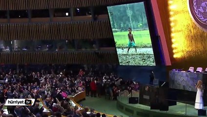 Shakira, Aylan Kurdi ve kardeşi için söyledi