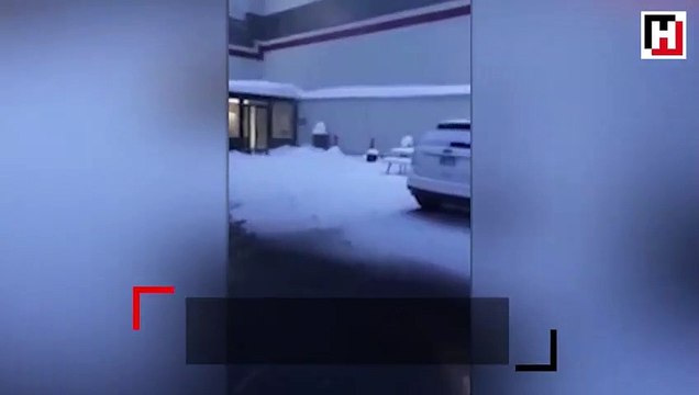 Havada motoru patlayan uçak acil iniş yaptı