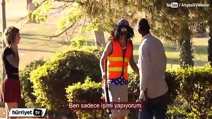 Kızın mini eteğini uçuran adama tepki