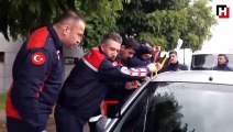 Adana'da otomobilde mahsur kalan bebek kurtarıldı