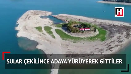 Yılda bir kez gerçekleşiyor... Sular çekildi, sevgi yolu ortaya çıktı