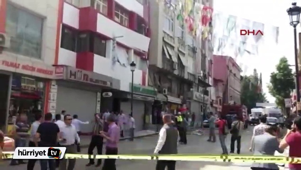 Adana HDP il binasında patlama meydana geldi