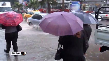 Rögarlar patladı caddeler dere yatağına döndü