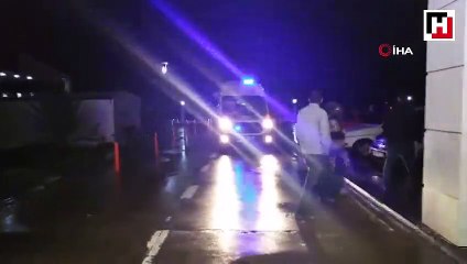 Otomobil üniversite öğrencilerine çarptı