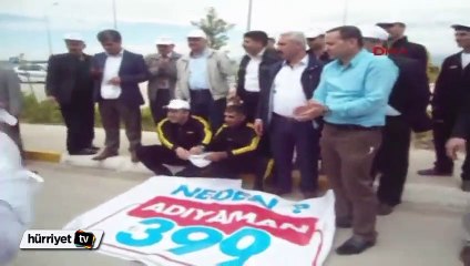 Adıyaman havaalanında 'pahalı uçak bileti' protestosu