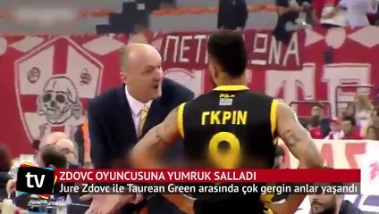 Zdovc oyuncusuna yumruk salladı
