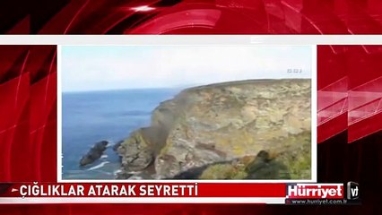 İNGİLTERE'DE DENİZ KIYISINDA BULUNAN KAYALIKLAR ÇÖKTÜ