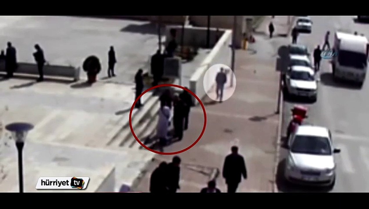 Adliye önündeki cinayet anı kamerada