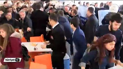 Anadolu Üniversitesi'nde afiş arbedesi