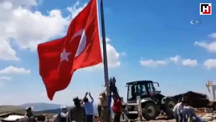 9 şehit verilen tepeye 9 Türk bayrağı dikildi