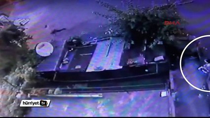 Kadına tekme atıp baltayla kovaladı