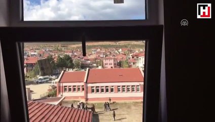 Okul müdür vekiline velilerden darp