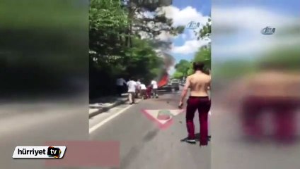 Ağaca çarpan lüks otomobil alev alev yandı: 2 yaralı