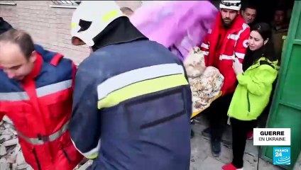 Les forces russes aux portes de Bakhmout dans le Donbass