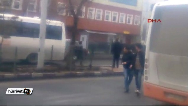 Sahibinin elinden kaçan boğa korkuttu