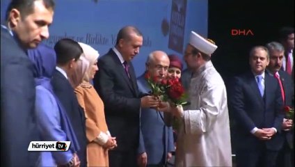 Kılıçdaroğlu ve Davutoğlu'ndan gül jesti