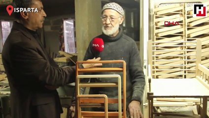 76 yaşında ağaca şekil veriyor