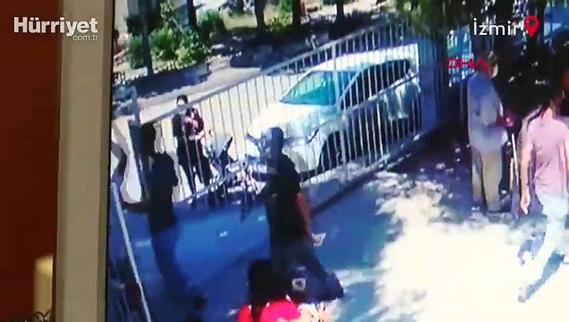 Maskesiz hastayı uyardığı için darp edildiler! Aile hekimlerine saldırı kamerada