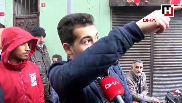 Fatih'te ahşap binada yangın