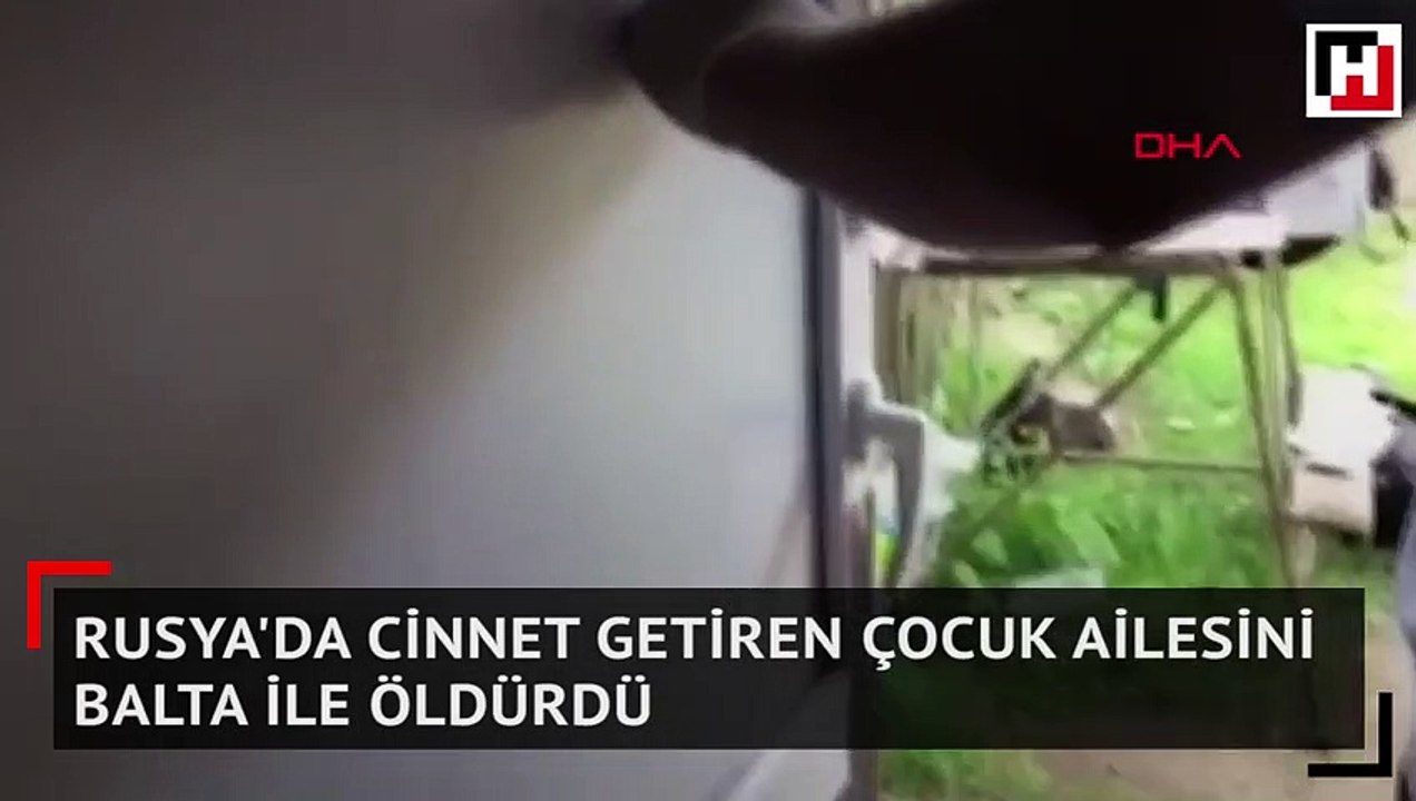 Rusya'da cinnet getiren çocuk ailesini balta il...