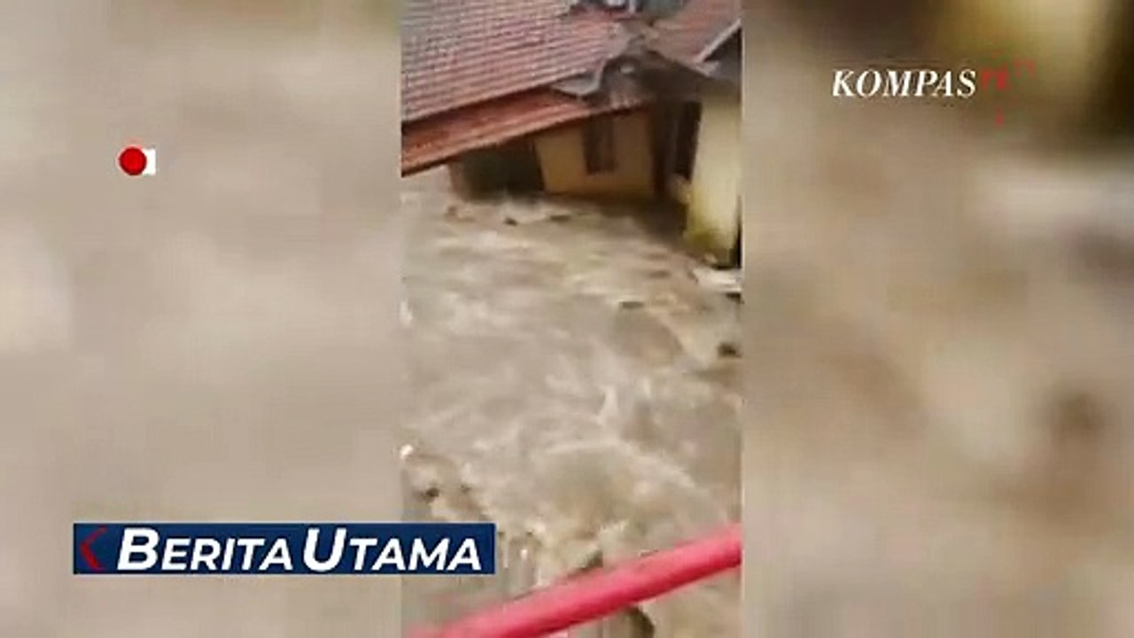 Sungai Cikaret di Kota Bogor Meluap, Sebuah Rumah Ambruk dan Hanyut Terbawa Arus!