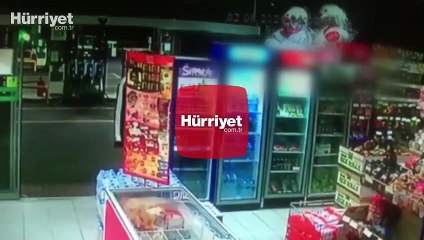 Sancaktepe'deki silahlı akaryakıt istasyonu soygunu kamerada